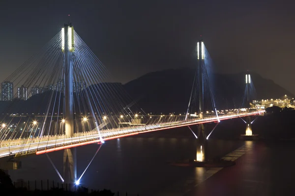 夜に香港でティンカウ橋 — ストック写真