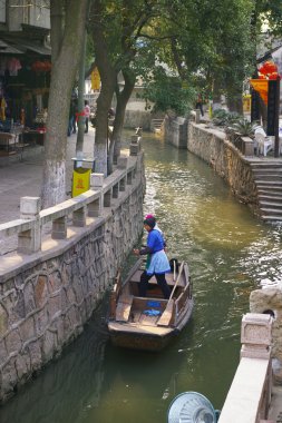 Çin'de kendi giysileri ile nanxun