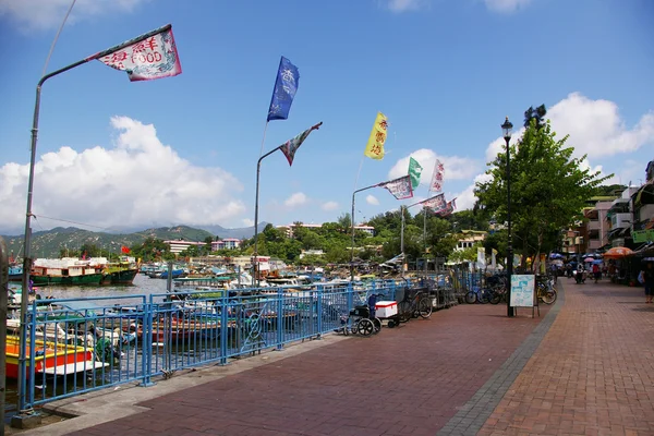Cheung chau vissersdorp met veel vissersboten — Stockfoto