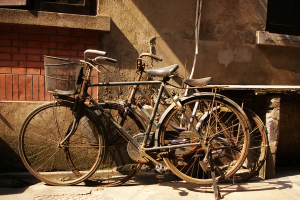 Old bicycle in China — Stock Photo, Image