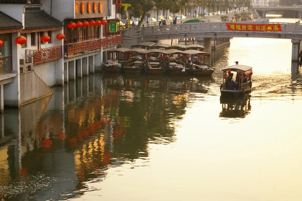 Tramonto a Qibao città d'acqua a Shanghai Cina — Foto Stock