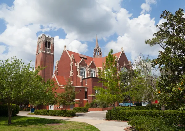 Uniwersytet na Florydzie audytorium i wieku wieża — Zdjęcie stockowe