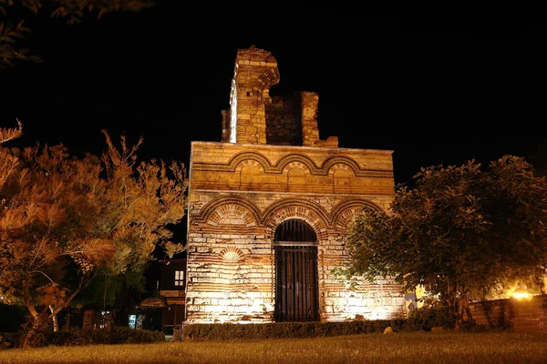 De oude Byzantijnse kerk in nessebar. — Stockfoto