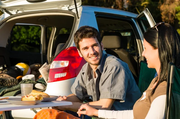 Camping car young couple enjoy picnic countryside — Stock Photo, Image