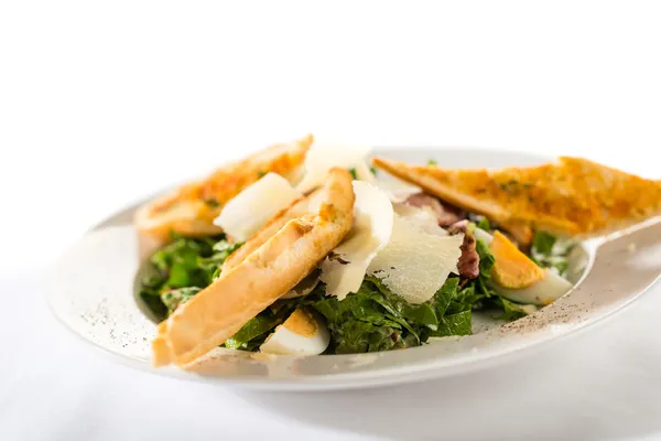 Greek style salad with garlic bread — Stock Photo, Image