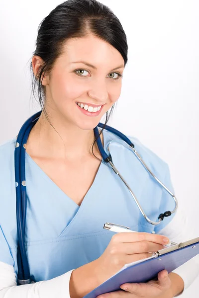 Vrouw arts jonge medische verpleegster glimlachen — Stockfoto