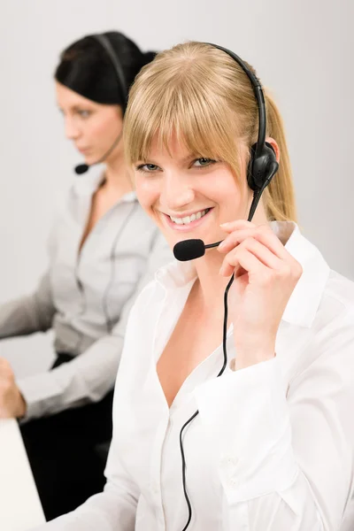 客户服务女人的电话中心电话耳机 — 图库照片