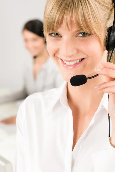 Atención al cliente mujer centro de llamadas auriculares telefónicos —  Fotos de Stock
