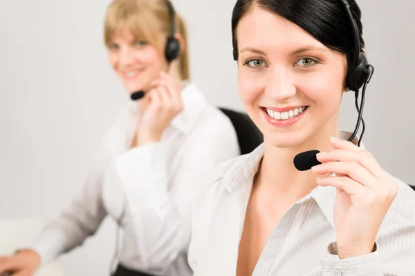 顧客サービスの女性コール センター電話ヘッドセット — ストック写真