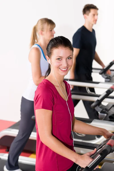 Treadmill egzersiz çalışan genç — Stok fotoğraf