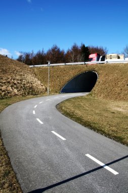 Bisiklet şeritli yol Bisiklete binme