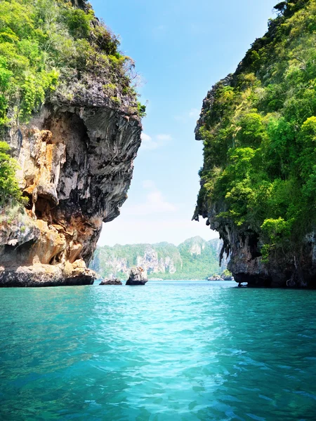 Rocks and sea in Krabi Thailand — Stock Photo, Image