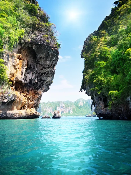 Rocks and sea in Krabi Thailand — Stock Photo, Image