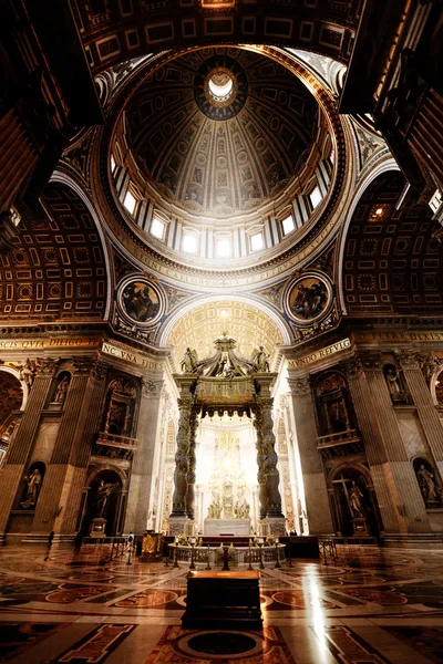 Uvnitř st. peter bazilika, Vatikán — Stock fotografie