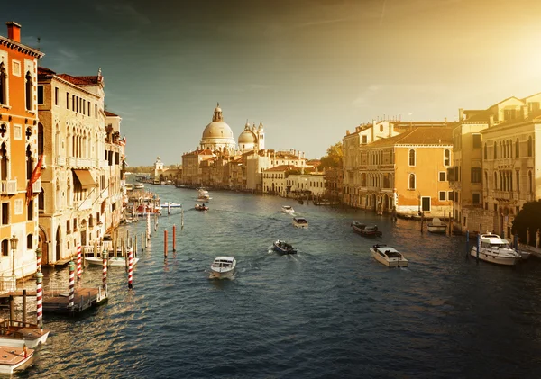 Kanał Grande i Bazylika Santa Maria della Salute, Wenecja, Włochy — Zdjęcie stockowe