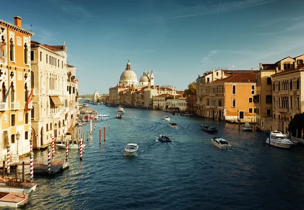 Grand canal and Basilica Santa Maria della Salute, Venetië, Italië — Stockfoto