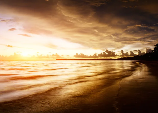 Sunrise caribbean Beach — Stok fotoğraf