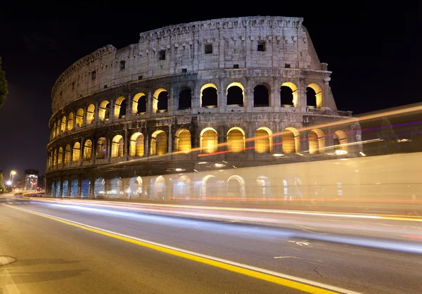 在晚上，罗马，意大利罗马斗兽场 — 图库照片
