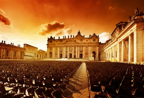 Saint Peter's Square in sunset time — Stock Photo, Image
