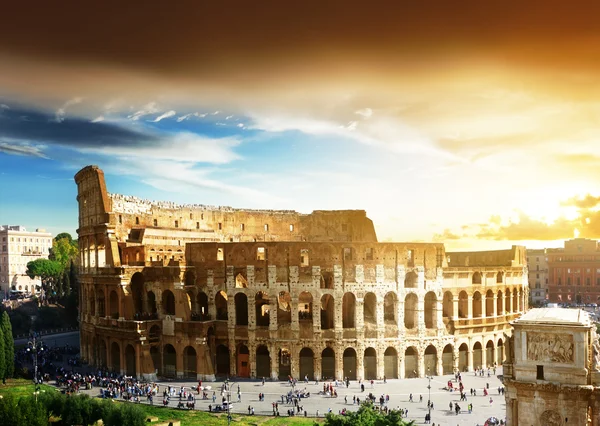 Coliseo en roma, italia — Foto de Stock