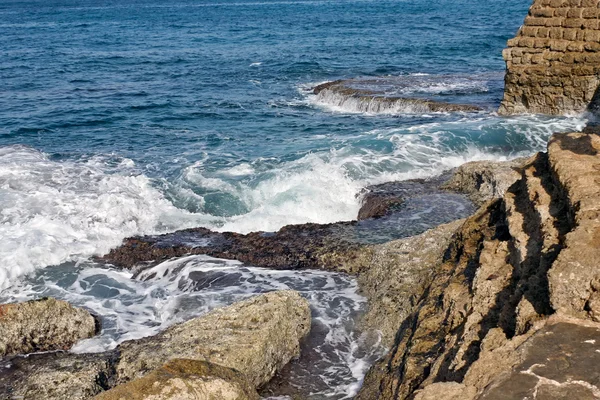 Хвилі і морська піна — стокове фото