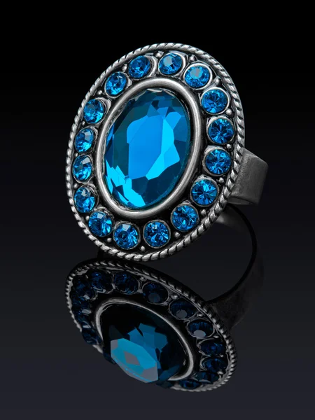 Stříbrný prsten — Stock fotografie