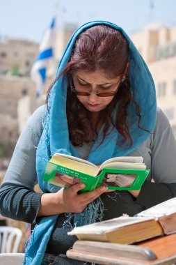 Wailing Wall Jerusalem, praying woman clipart