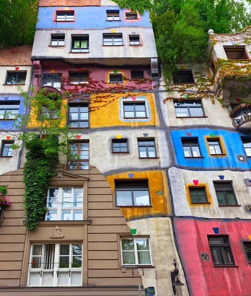 Hundertwasser House ve Vídni, Rakousko. — Stock fotografie