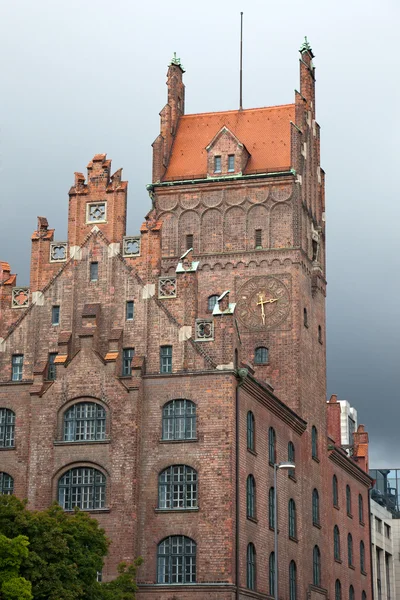 http://static8.depositphotos.com/1038225/1061/i/450/depositphotos_10611651-Old-building-made-of-red-bricks-near-the-old-Munich-botanical-ga.jpg