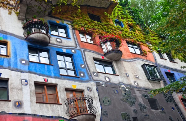 Hundertwasser House ve Vídni, Rakousko. — Stock fotografie