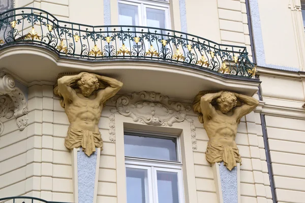 Art nouveau balkon v Praze — Stock fotografie