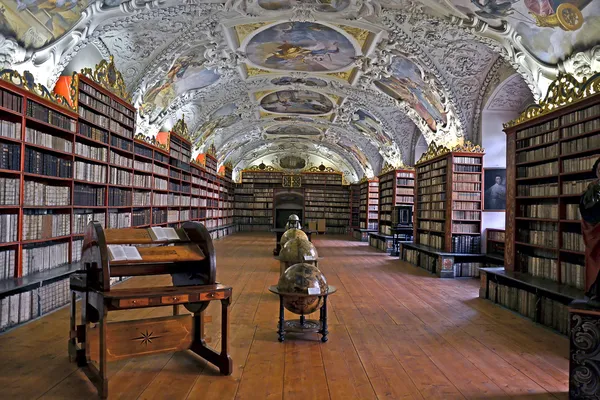Βιβλιοθήκη Strahov στην Πράγα — 图库照片