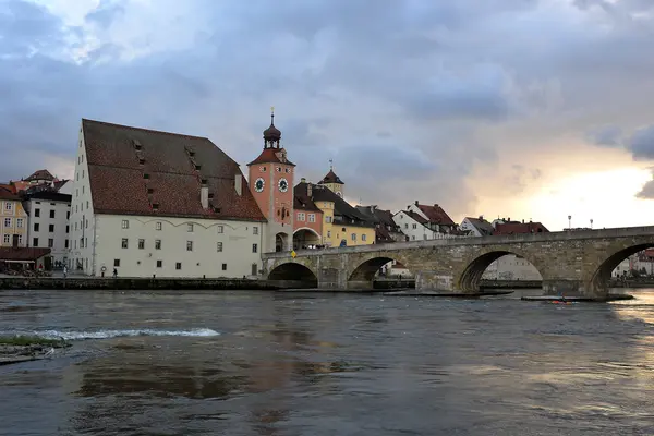 Regensburg - steinerne híd — Stock Fotó