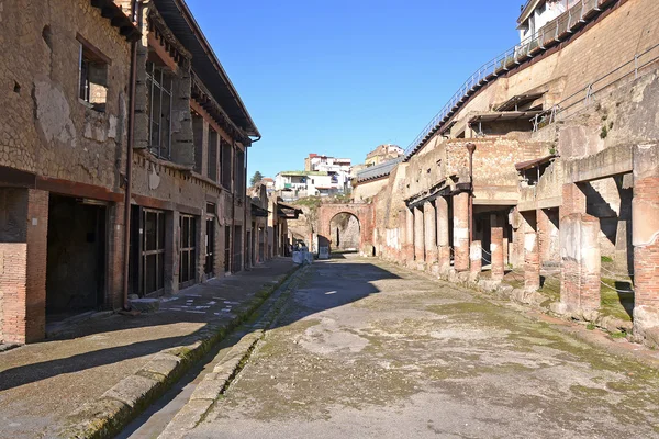 Decumano massimo straat bij opgravingen van ercolano — Stockfoto
