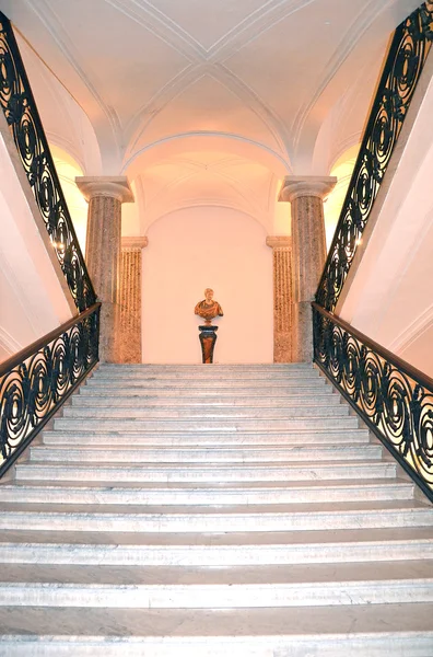 Escadaria dentro do Museu de Capodimonte — Fotografia de Stock