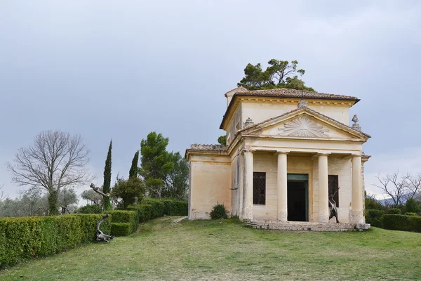 Privata kapell av italienska landsbygden — Stockfoto