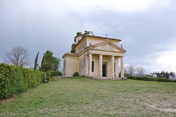 Capela privada do campo italiano — Fotografia de Stock