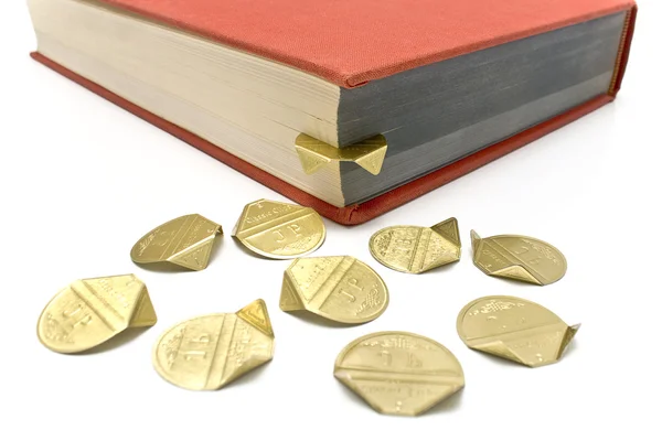 Zlatý hliník záložky v knize — Stock fotografie