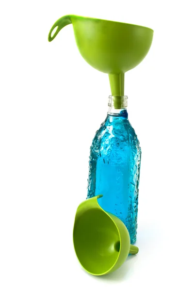 Botella de agua y embudo — Foto de Stock