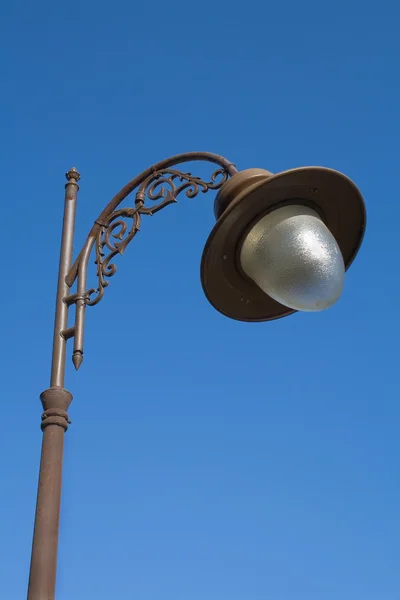Lâmpada de rua retro-fashioned — Fotografia de Stock