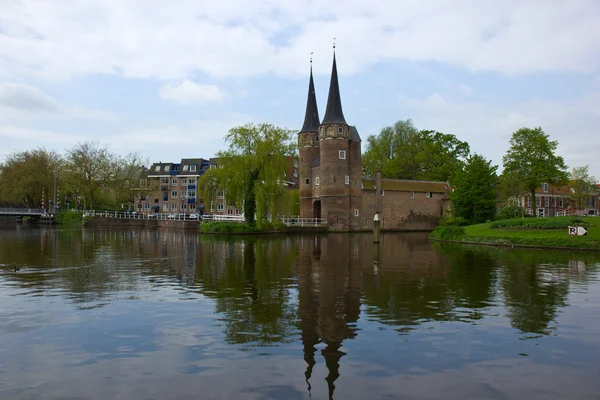 Klassieke weergave op oude delft, Nederland — Stockfoto