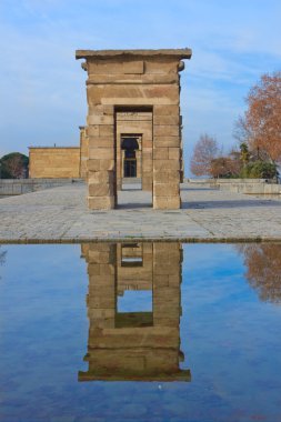 debod Tapınağı girişinde, madrid, İspan