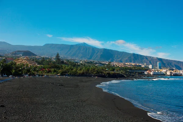 Playa Jardin, Puerto Cruz, Tenerife, Испания — стоковое фото