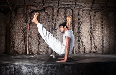 önceden yoga pose