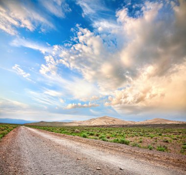 Dağlara giden yol