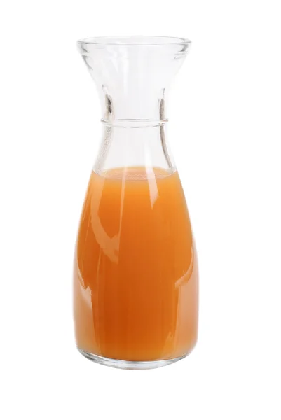 Juice i en karaff isolerad på vit — Stockfoto