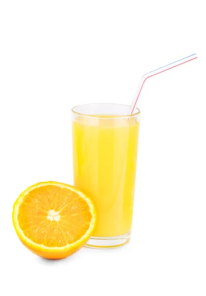 Sok pomarańczowy i pomarańczowo na białym tle — Zdjęcie stockowe