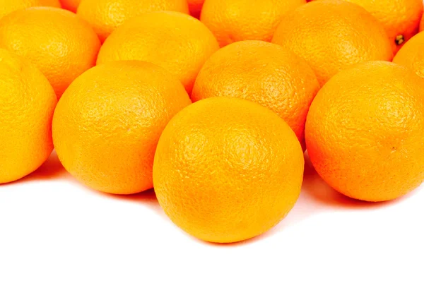 Naranjas frutas aisladas sobre fondo blanco . — Foto de Stock