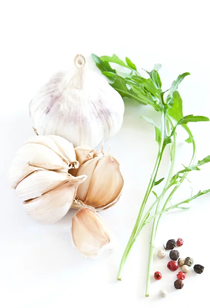 Garlics na bílém pozadí — Stock fotografie