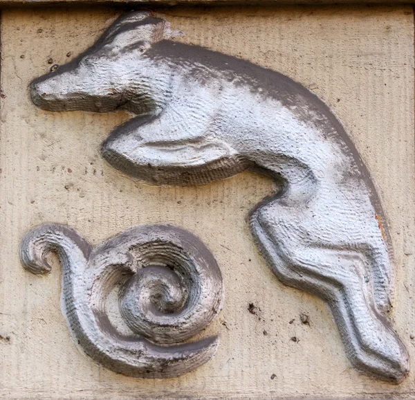 Vieux bas-relief vintage avec loup — Photo